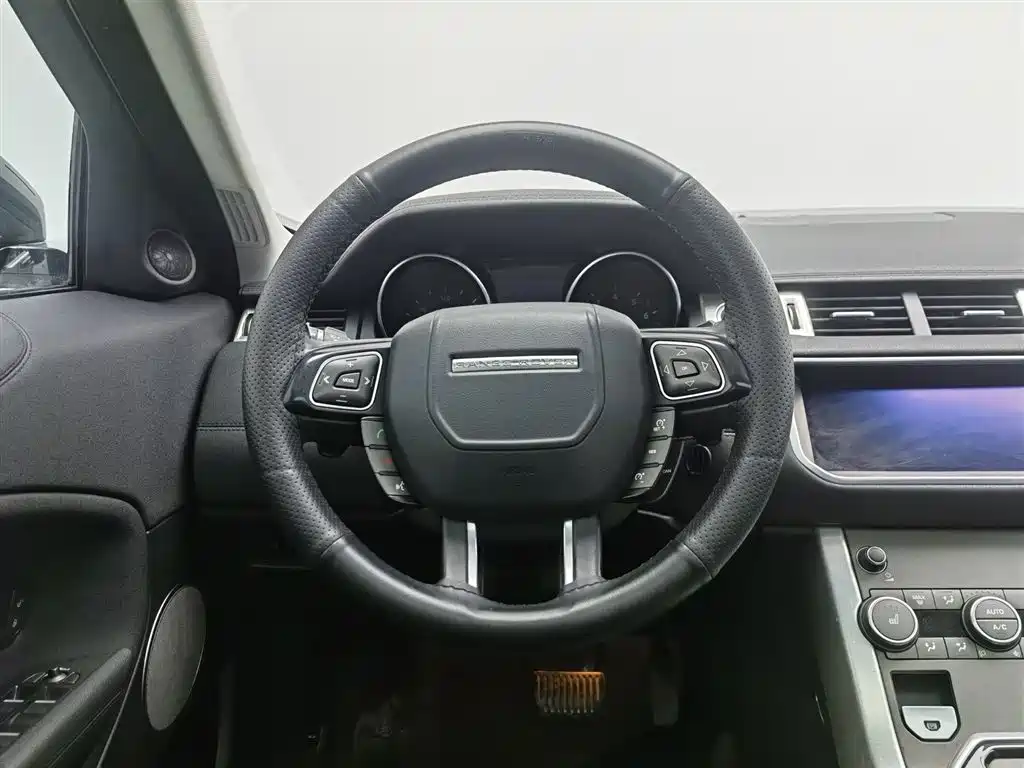 Land Rover Evoque 2018 — фото 11