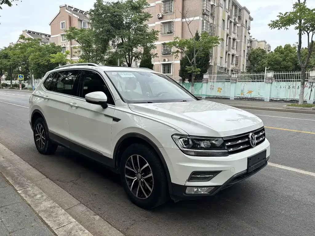 Volkswagen Tiguan L 2018 — фото 3