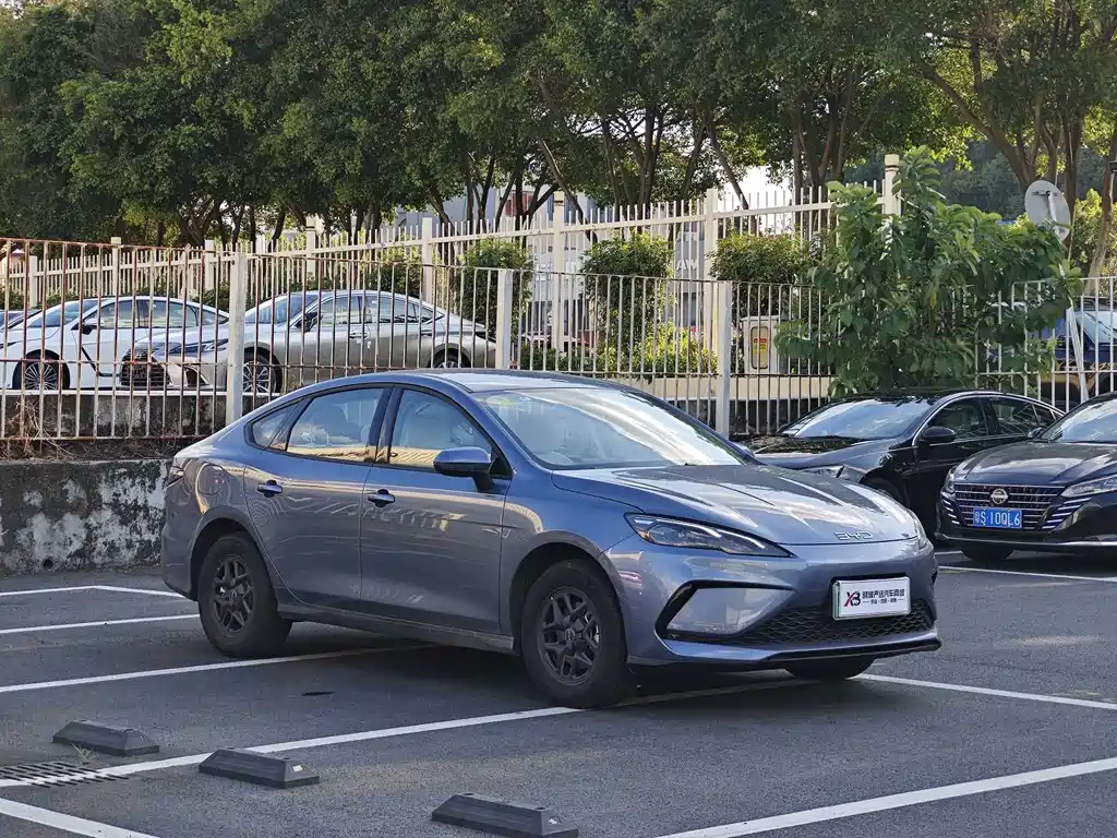 BYD Seal 05 DM-i 2026 — фото 3