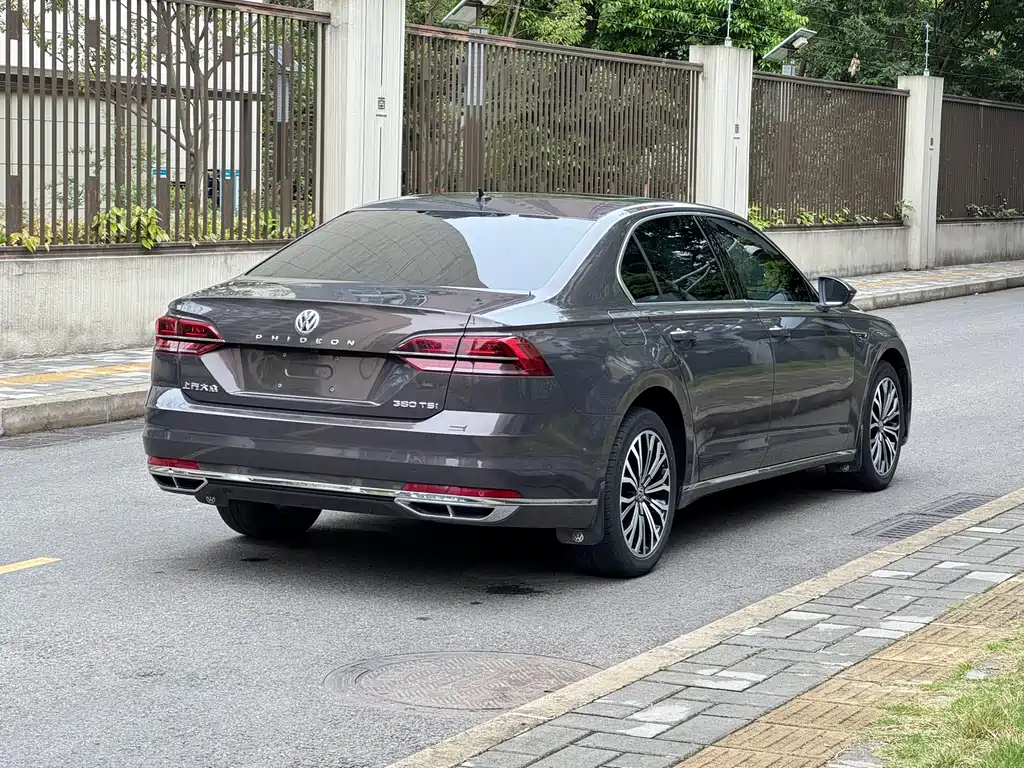 Volkswagen Phideon 2018 — фото 10