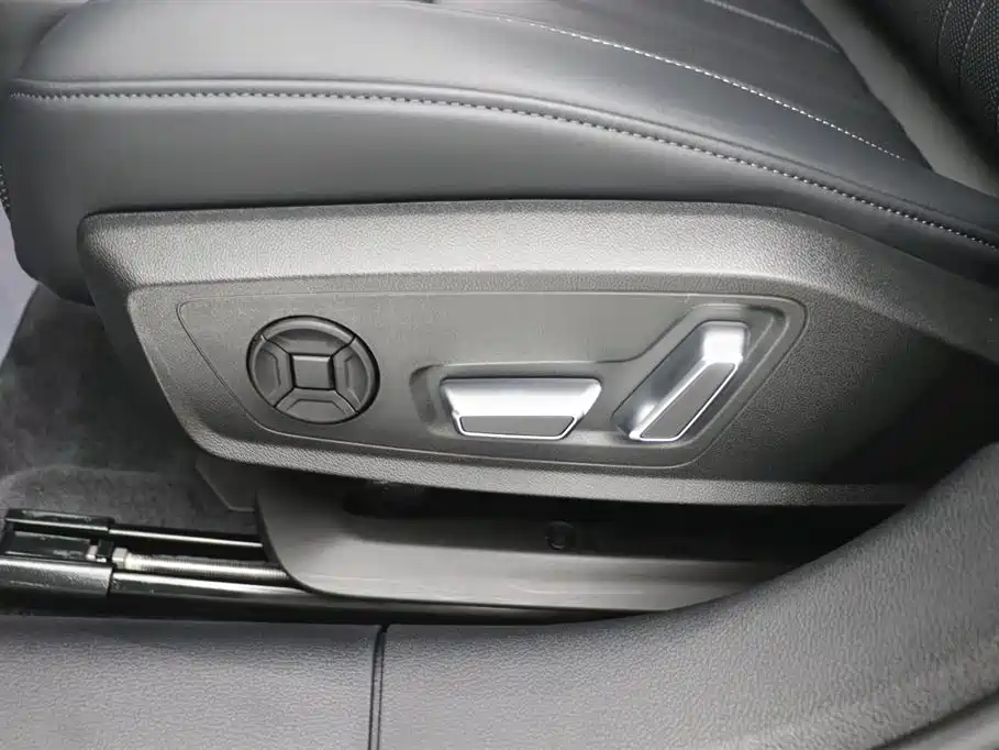 Audi A6L 2025 — фото 12