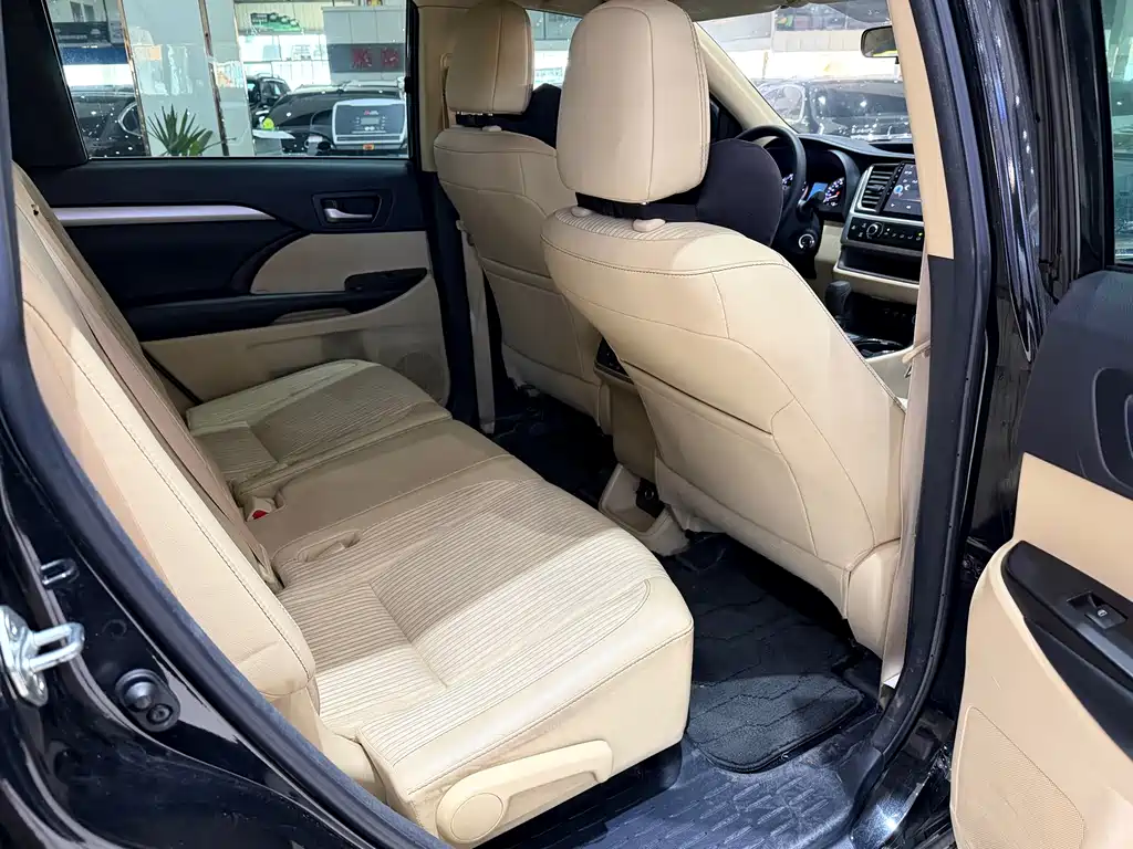 Toyota Highlander 2018 — фото 9