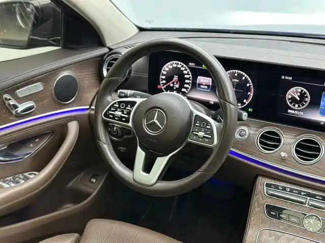 Mercedes-Benz E-Class 2019 — фото 13