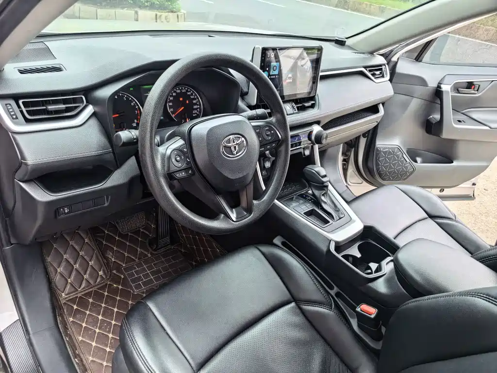 Toyota Wildlander 2023 — фото 15
