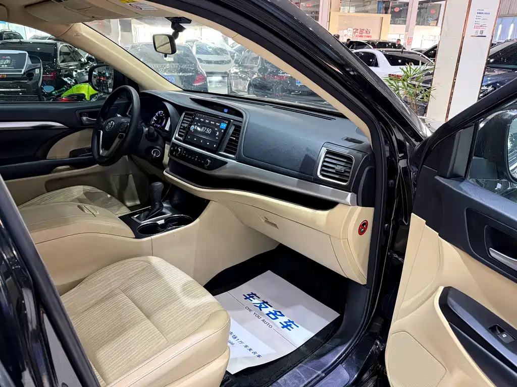 Toyota Highlander 2018 — фото 10