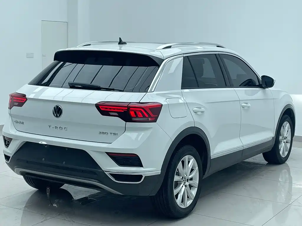Volkswagen T-Roc 2023 — фото 8