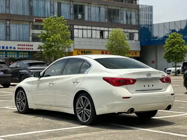 Infiniti Q50 2014