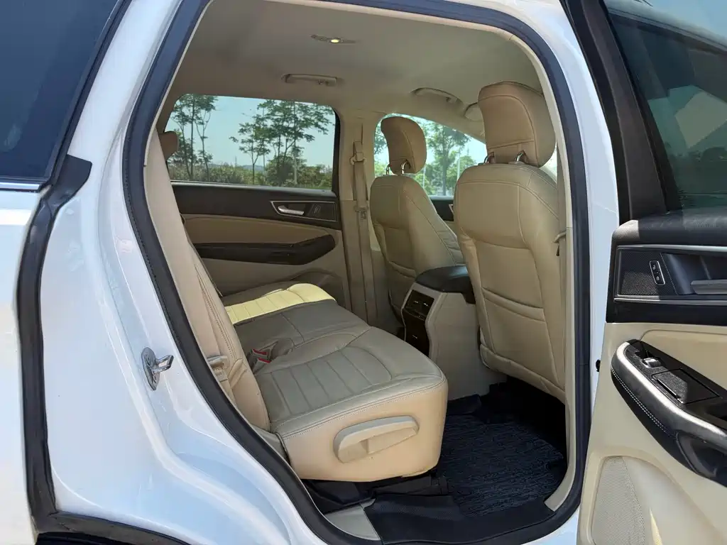 Ford Edge 2015 — фото 11
