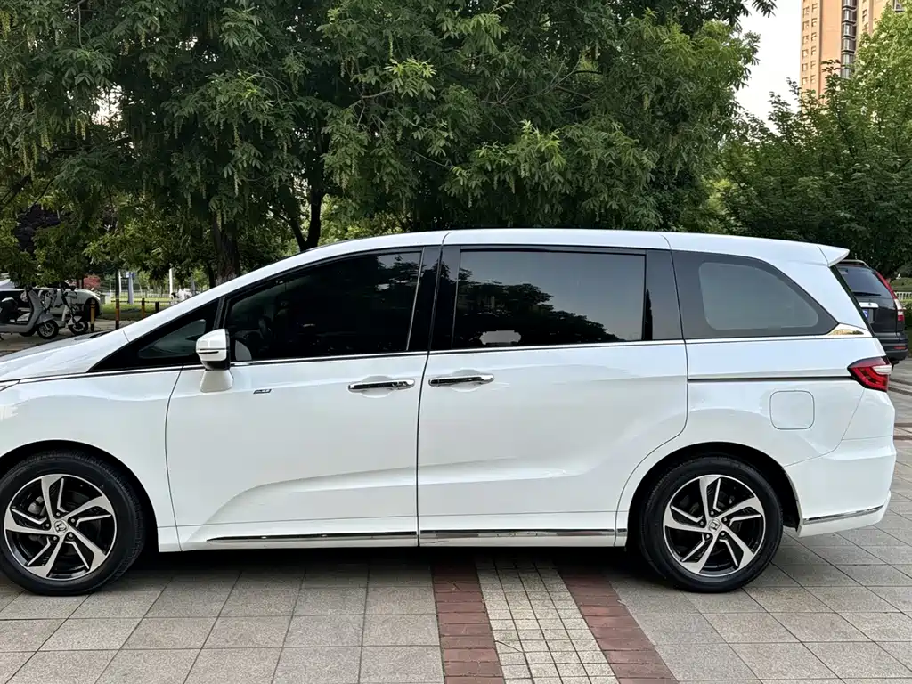 Honda Odyssey 2016 — фото 3