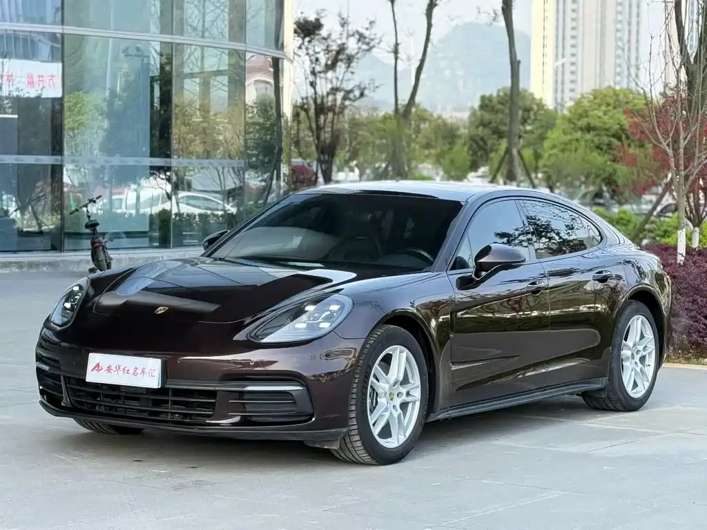 Porsche Panamera 2018 — фото 1