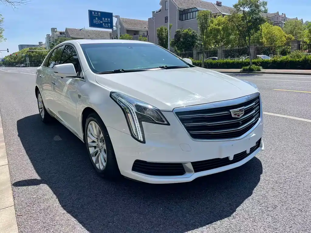 Cadillac XTS 2019 — фото 1