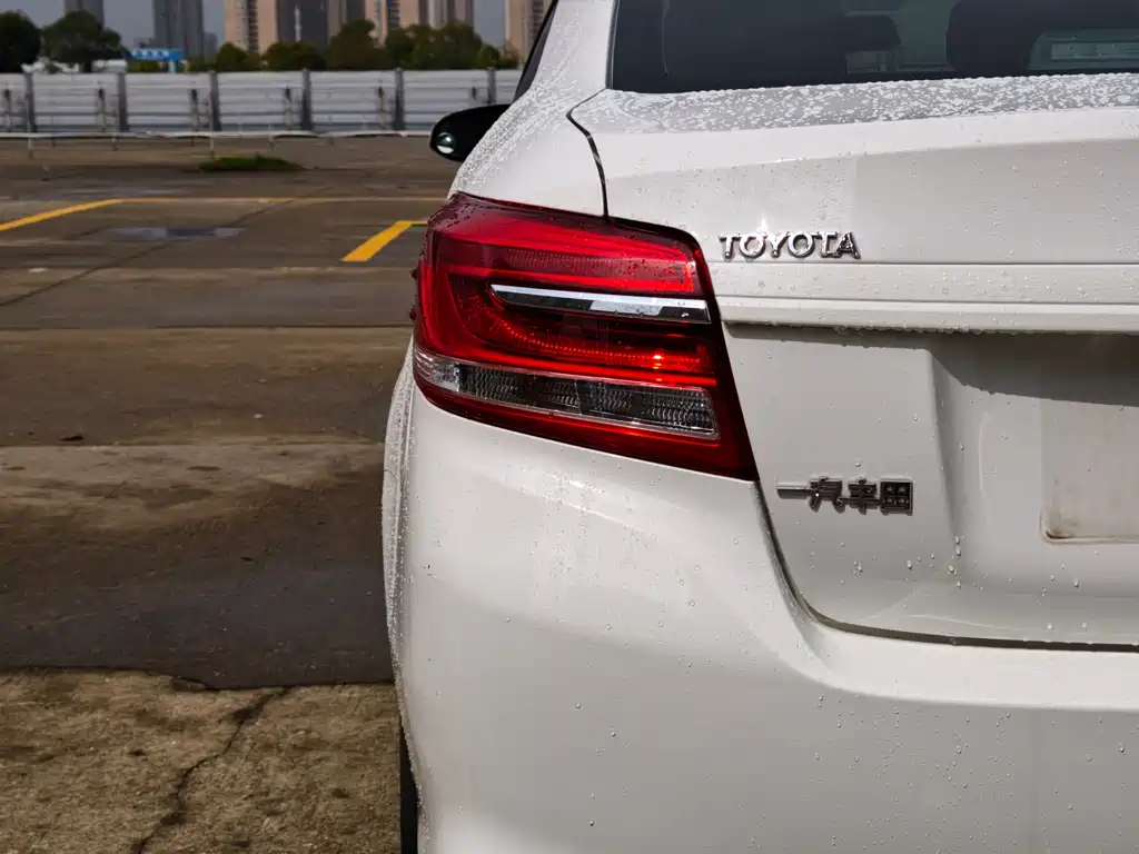 Toyota Vios 2017 — фото 13