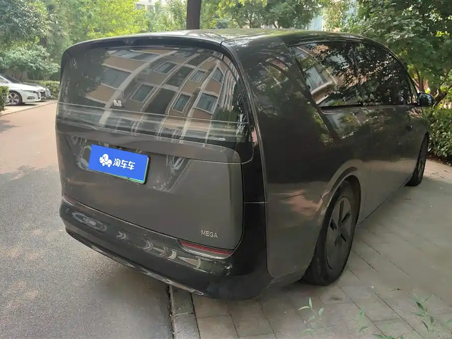 Li Auto Li MEGA 2025