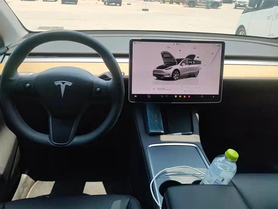 Tesla Model Y 2023 — фото 12