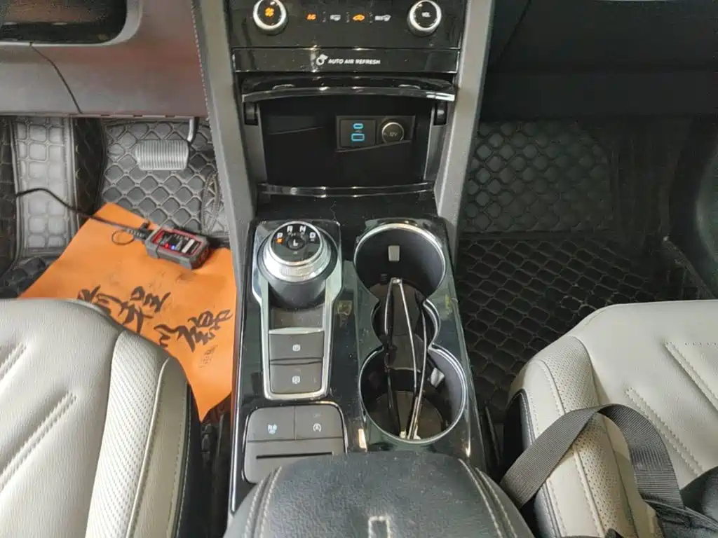 Ford Escape 2021 — фото 14