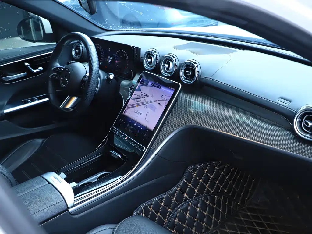 Mercedes-Benz C-Class 2023 — фото 19