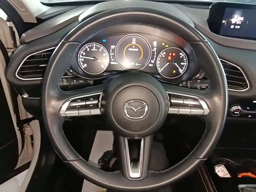 Mazda CX-30 2021 — фото 11