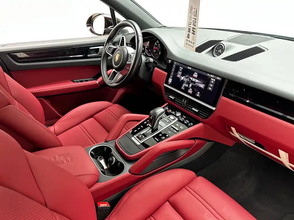 Porsche Cayenne 2019 — фото 19