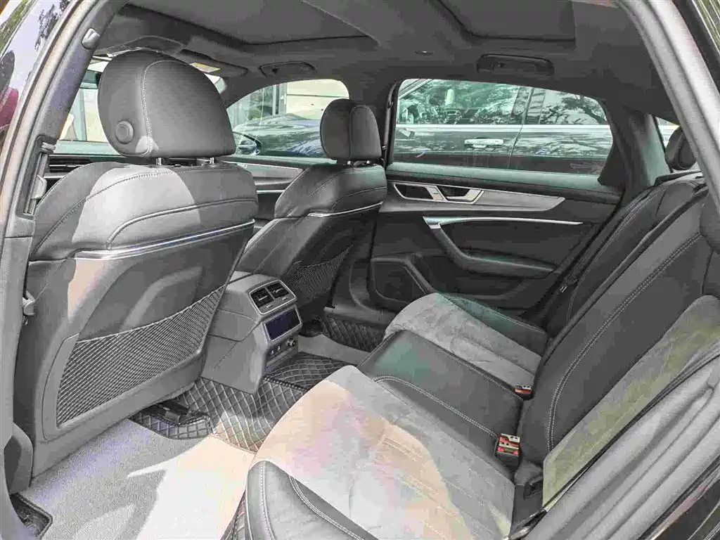 Audi A6L 2023 — фото 11