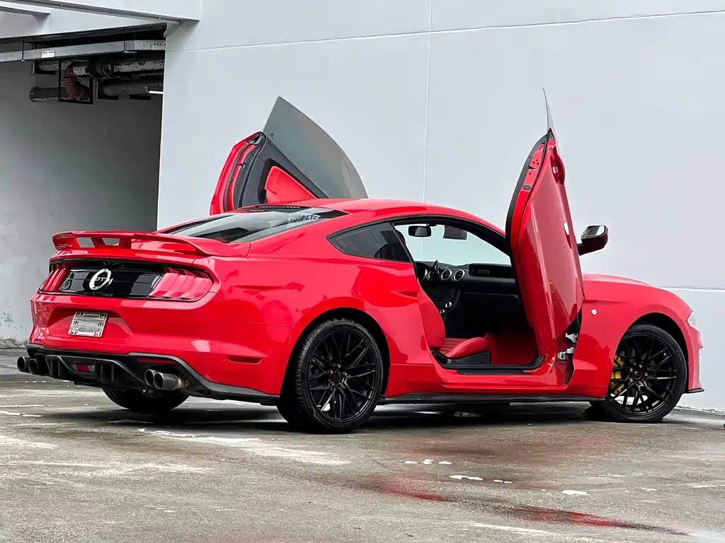 Ford Mustang 2019 — фото 12