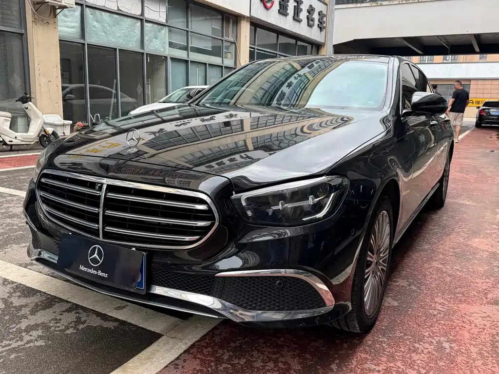 Mercedes-Benz E-Class 2022 — фото 1
