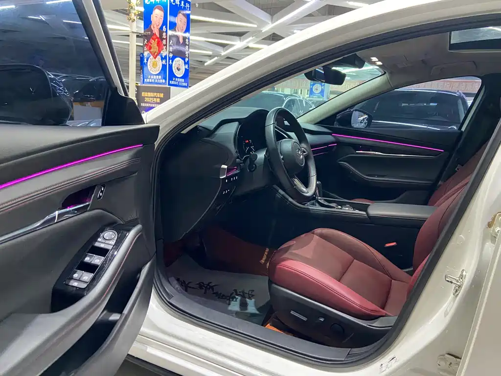 Mazda 3 Axela 2023