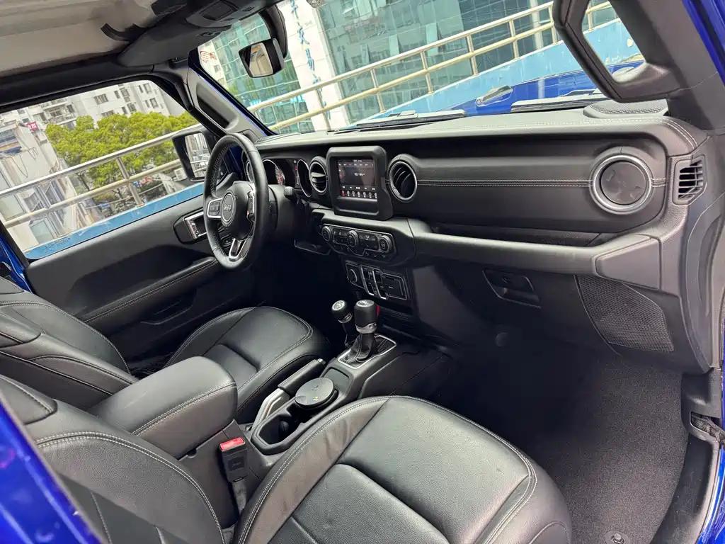 Jeep Wrangler 2019 — фото 13