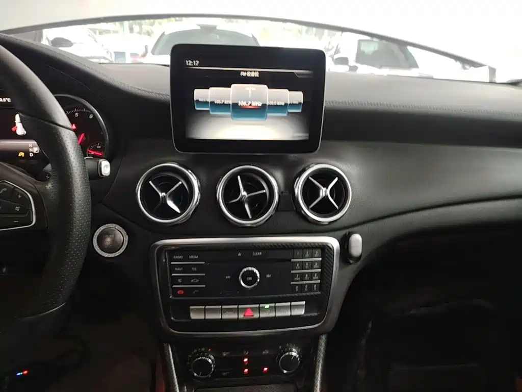 Mercedes-Benz GLA 2017 — фото 13