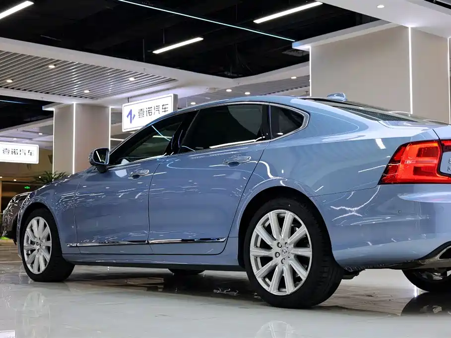 Volvo S90 2019 — фото 11
