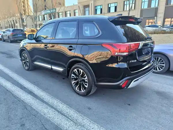 Mitsubishi Outlander 2021