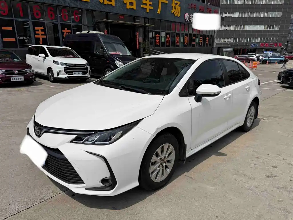 Toyota Corolla 2023 — фото 1