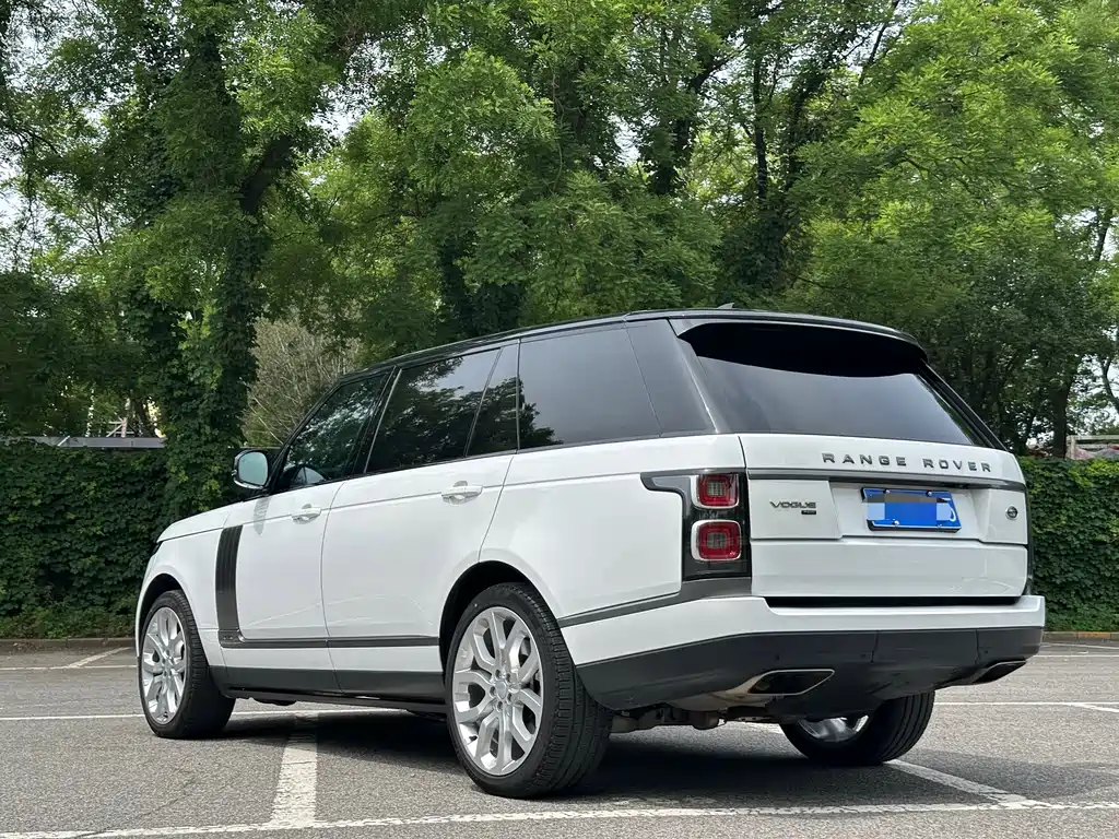 Land Rover Range Rover 2022 — фото 16
