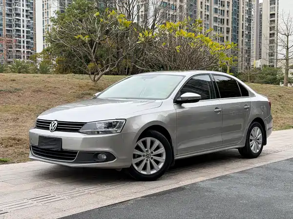 Volkswagen Sagitar 2014