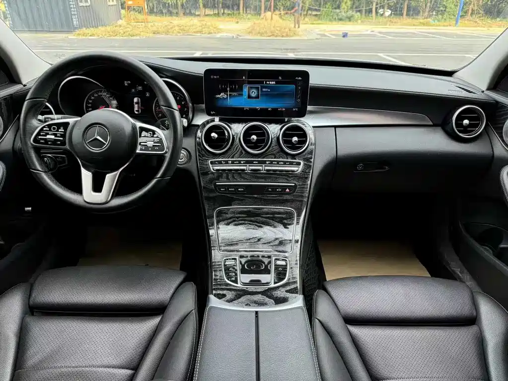 Mercedes-Benz C-Class 2019 — фото 15