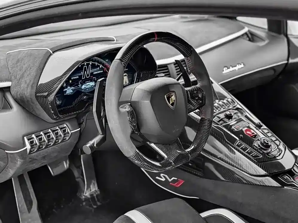 Lamborghini Aventador 2013