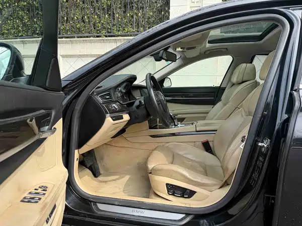 BMW 7 Series 2009