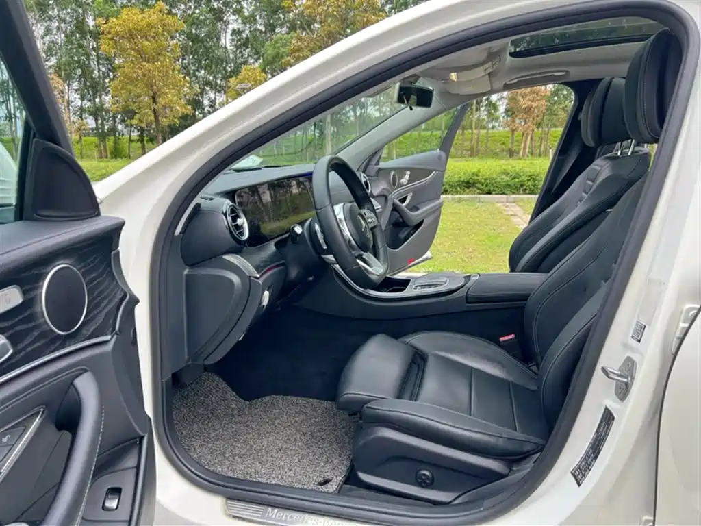 Mercedes-Benz E-Class 2019 — фото 17