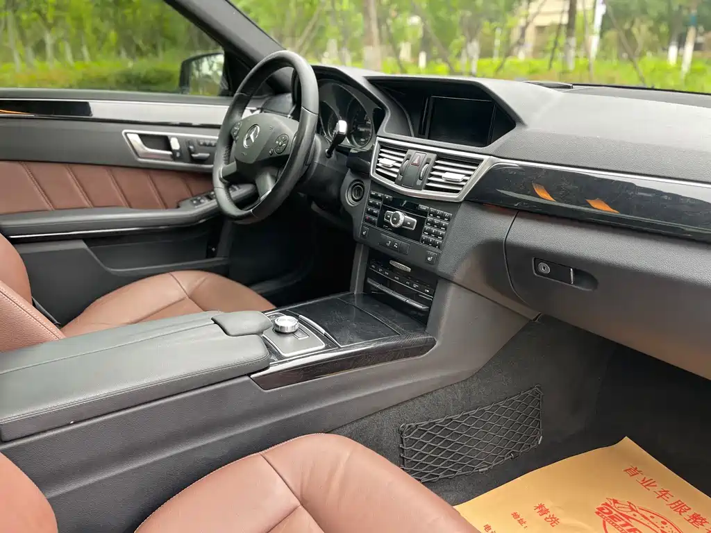 Mercedes-Benz E-Class 2013 — фото 11