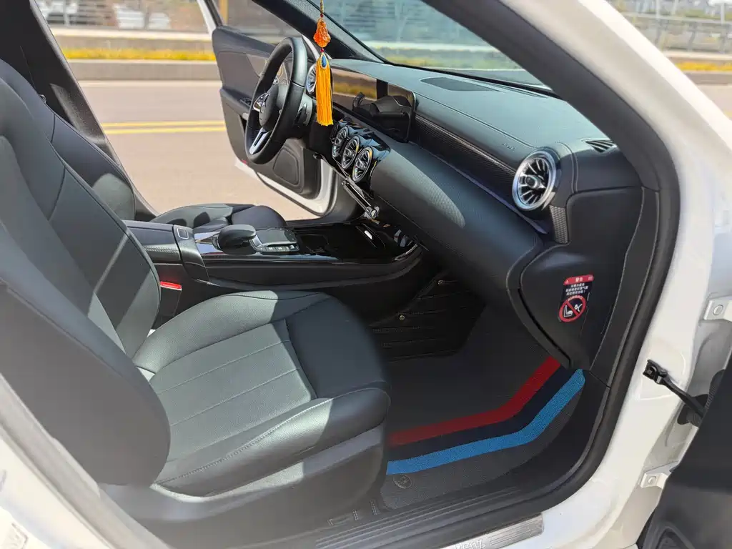 Mercedes-Benz A-Class 2022 — фото 12