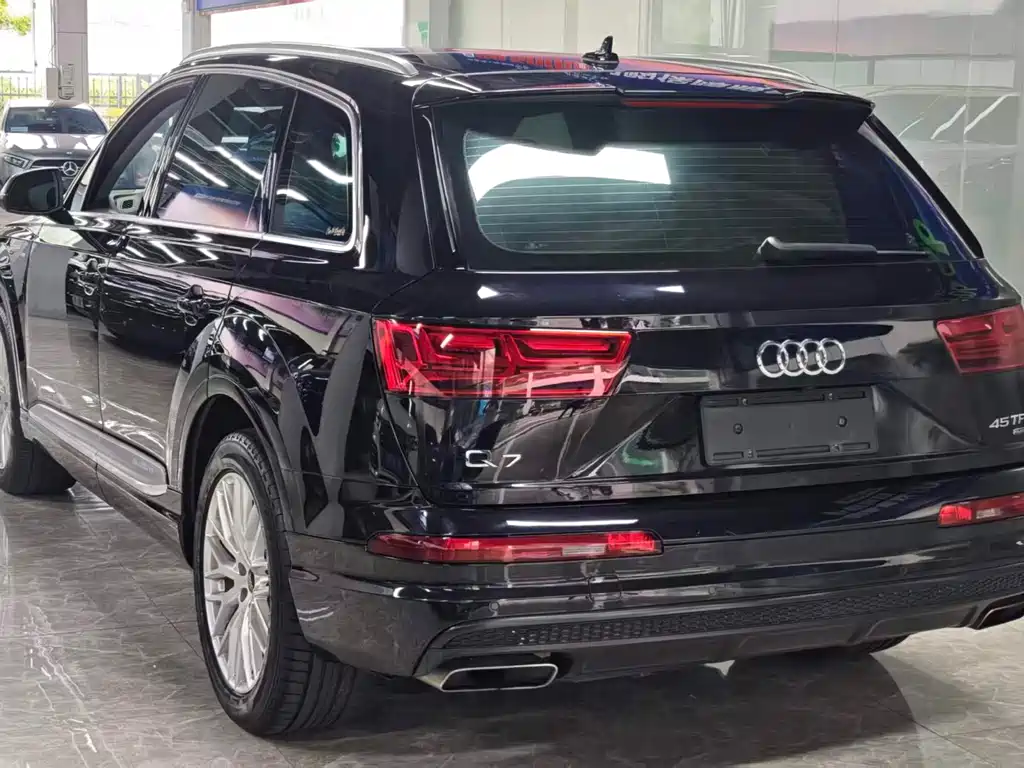 Audi Q7 2017 — фото 13