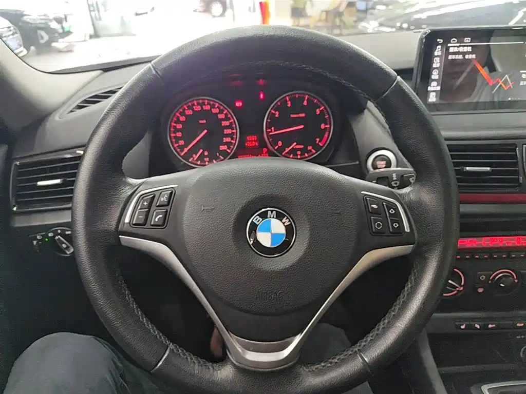 BMW X1 2016 — фото 11