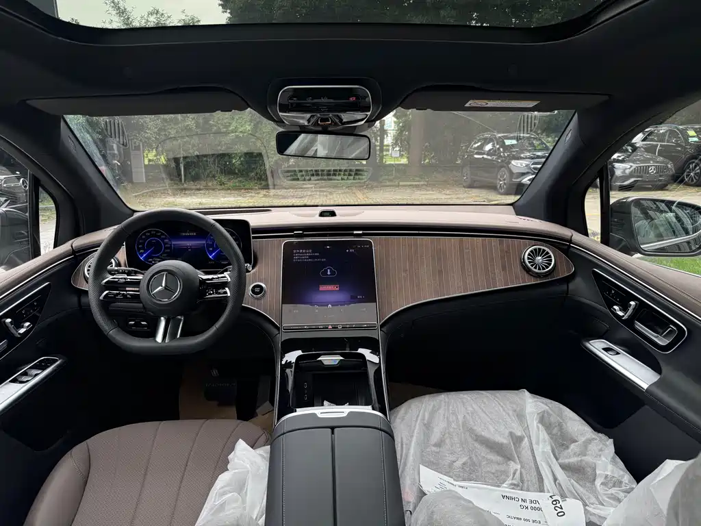 Mercedes-Benz EQE SUV 2025 — фото 11