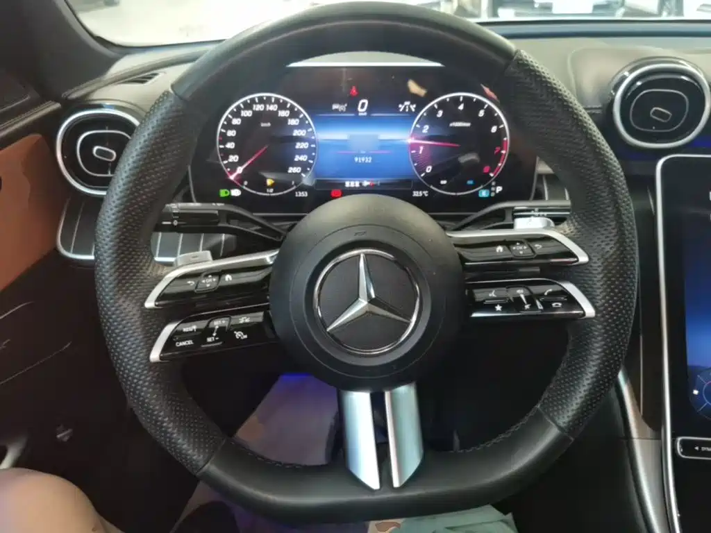 Mercedes-Benz C-Class 2023 — фото 11