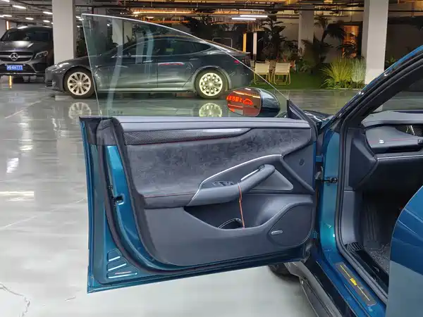 Xiaomi SU7 Ultra 2025