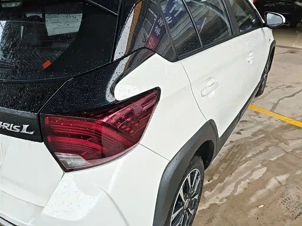 Toyota Yaris L 2021 — фото 8