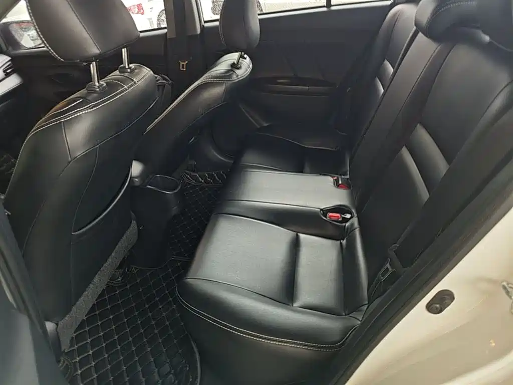 Toyota Yaris L 2021 — фото 17