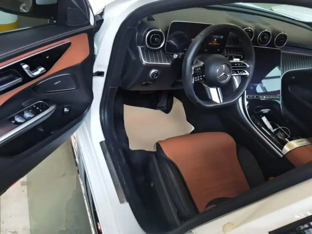 Mercedes-Benz C-Class 2023 — фото 16