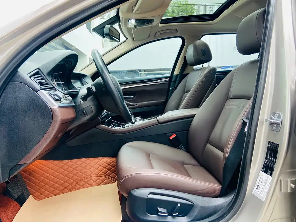 BMW 5 Series 2015 — фото 10