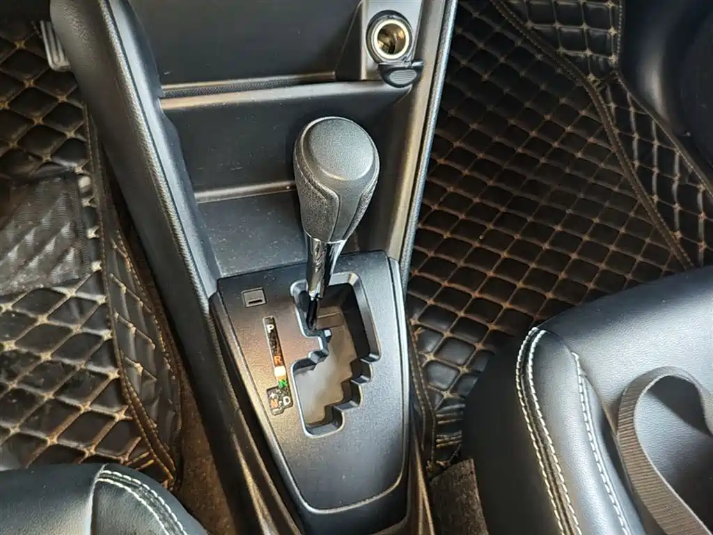 Toyota Yaris L 2021 — фото 14