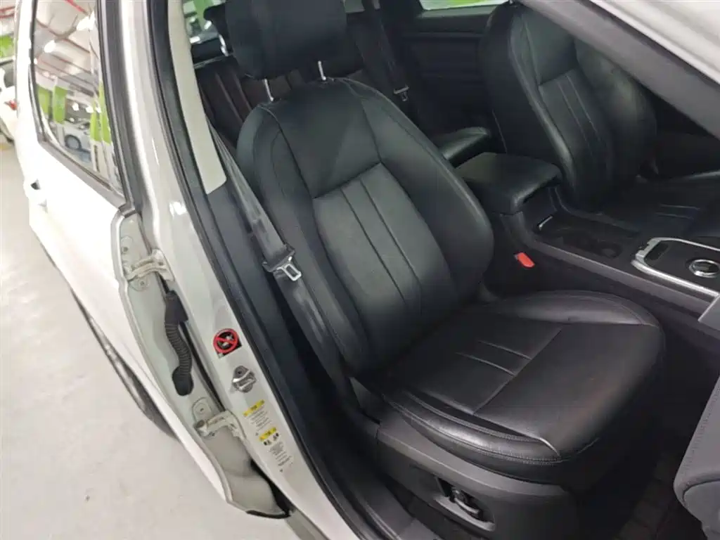 Land Rover Discovery Sport 2019 — фото 25
